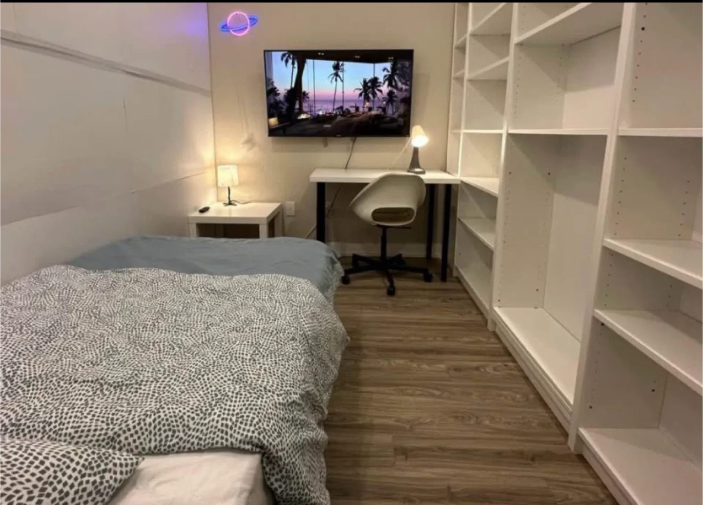 Den $980/month | Move-in End of December