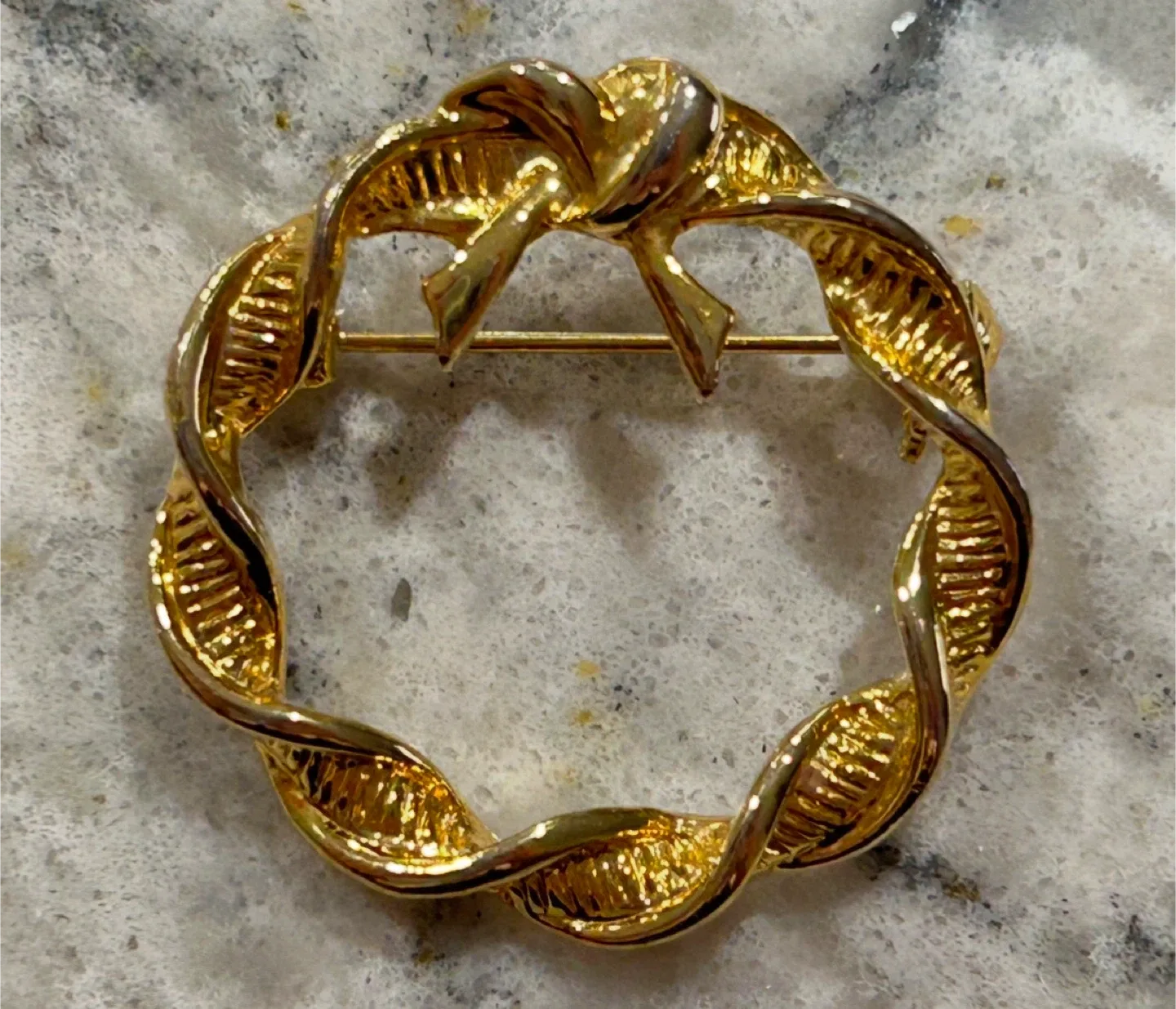 Vintage Gold-Tone Wreath Brooch