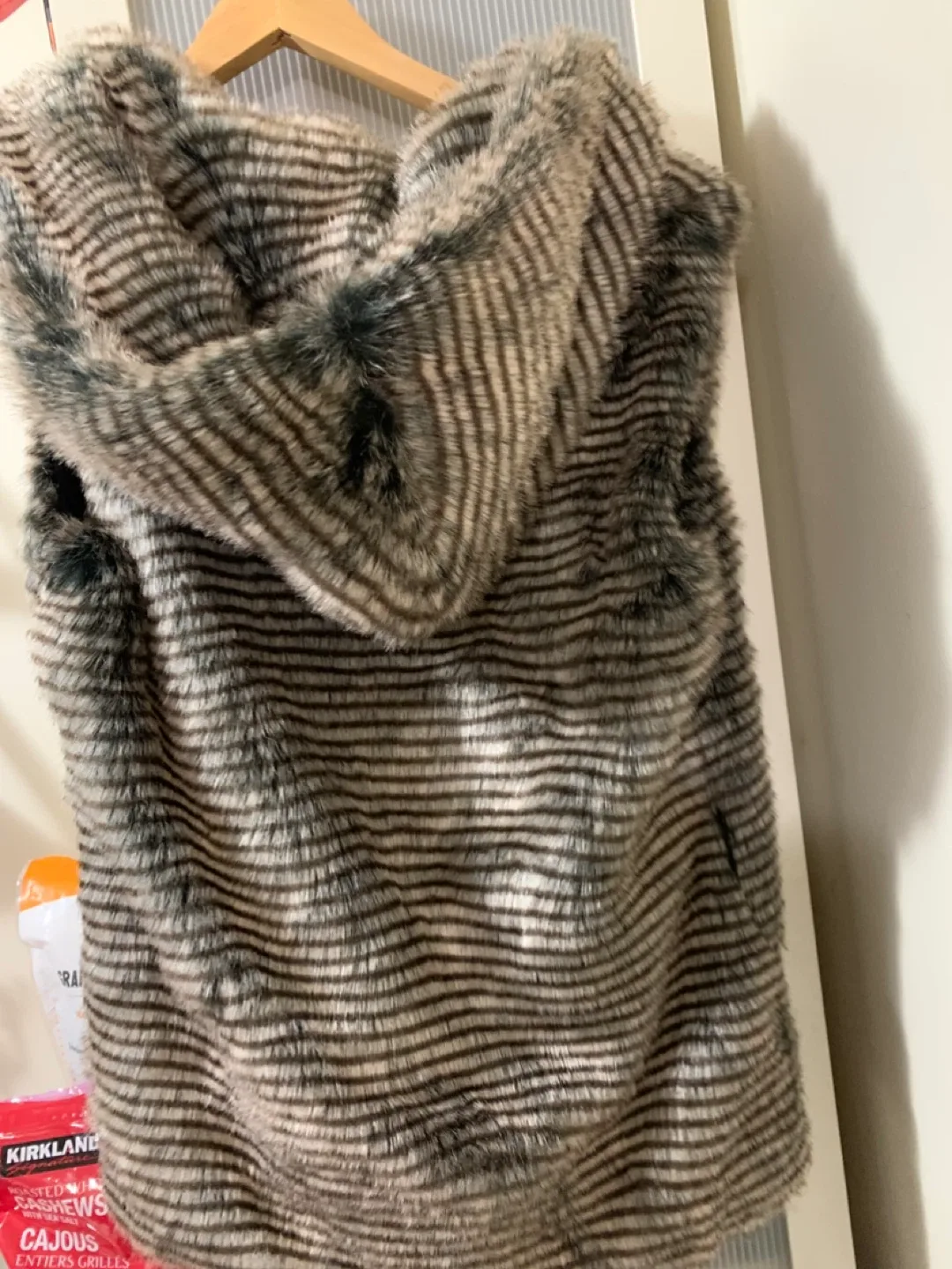 Forever 21 Faux Fur Vest - Size Small , brand new. image indicator(4)