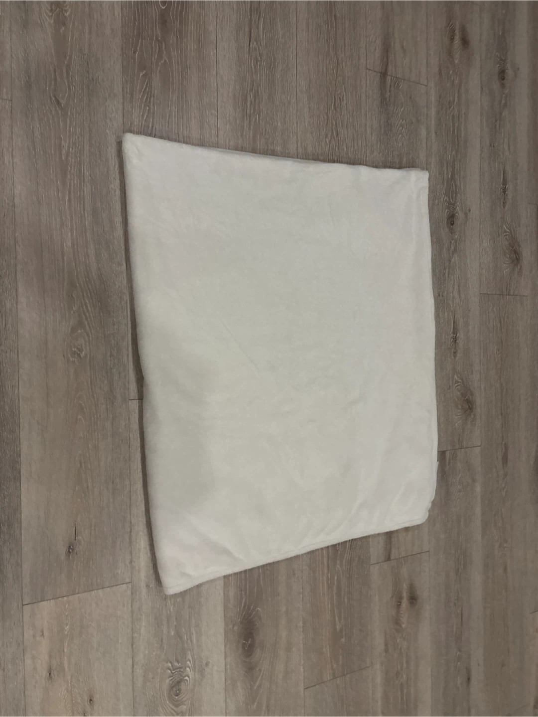 White Plush Blanket - Soft & Cozy - photo 3