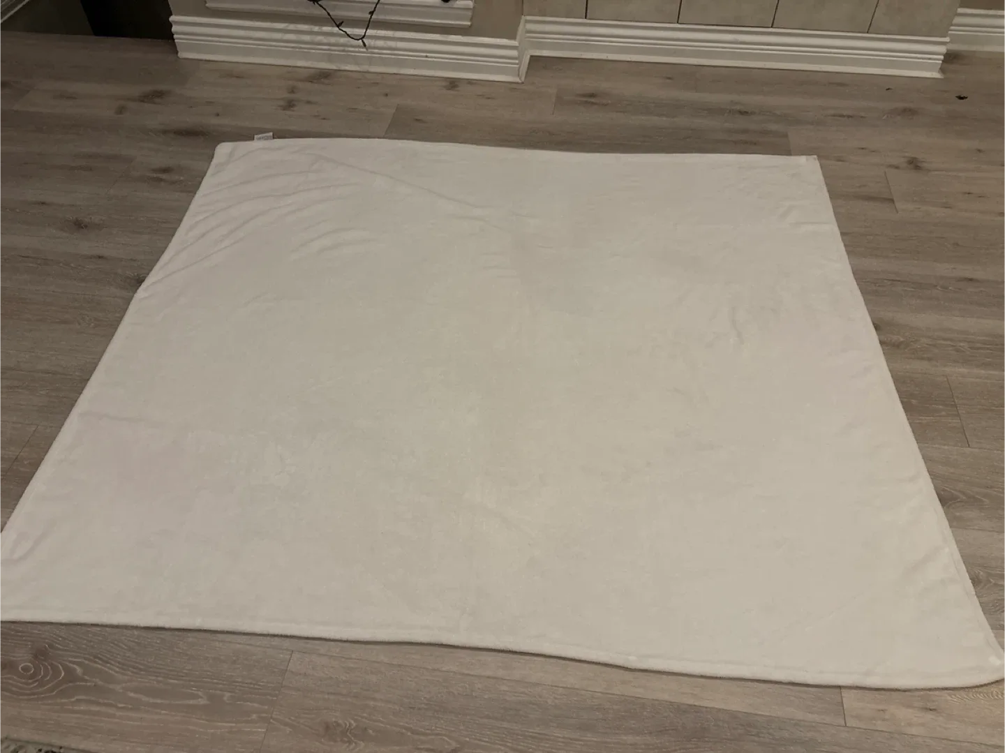 White Plush Blanket - Soft & Cozy