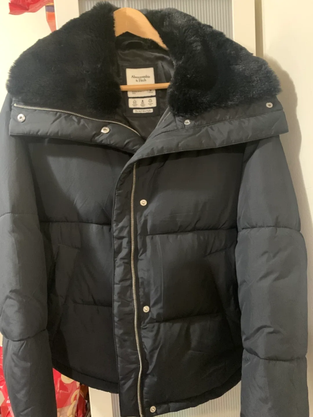 Abercrombie & Fitch Mini Puffer - Size M image indicator(2)