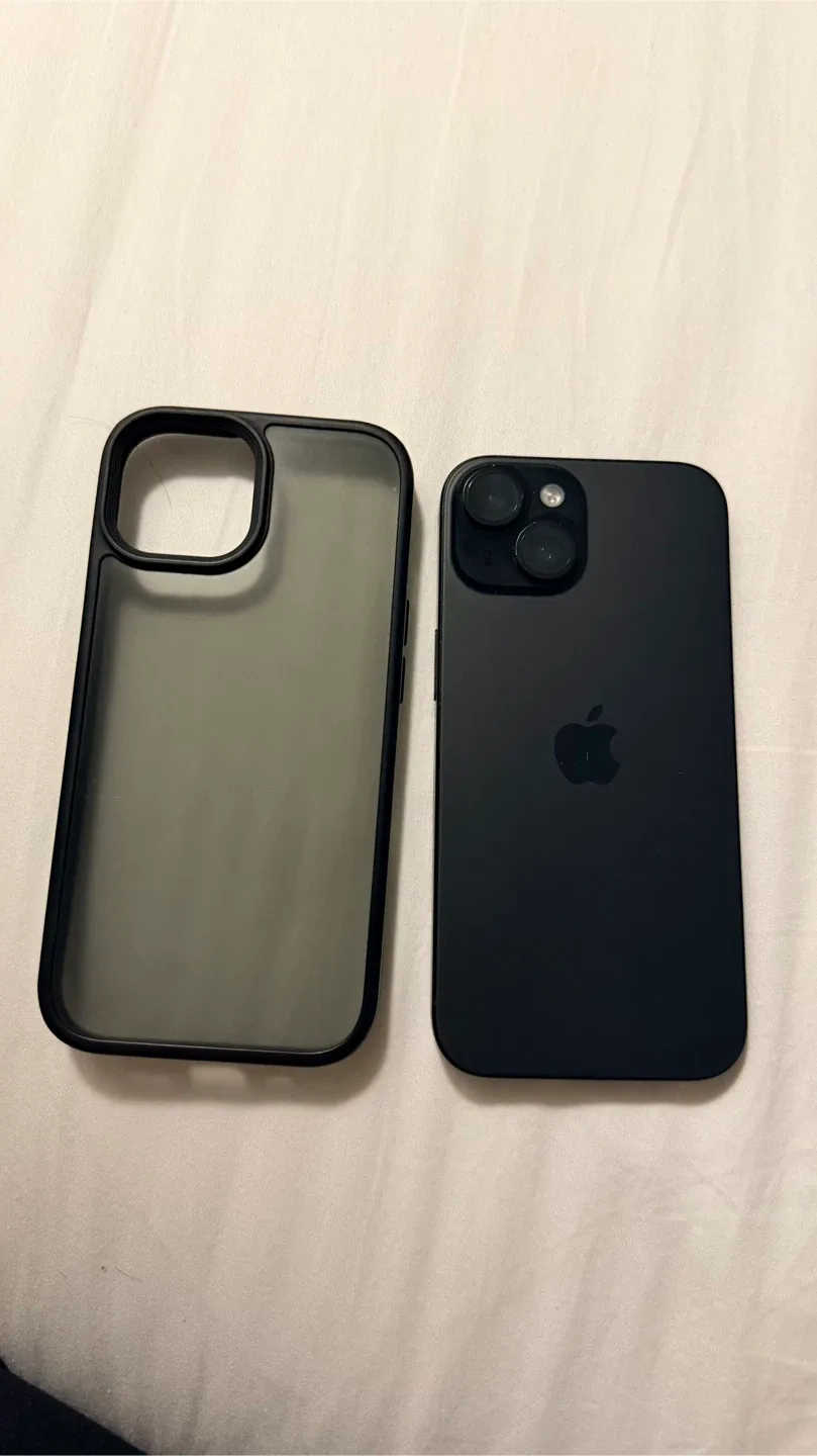 Apple iPhone 15- Black 128 GB image indicator(3)