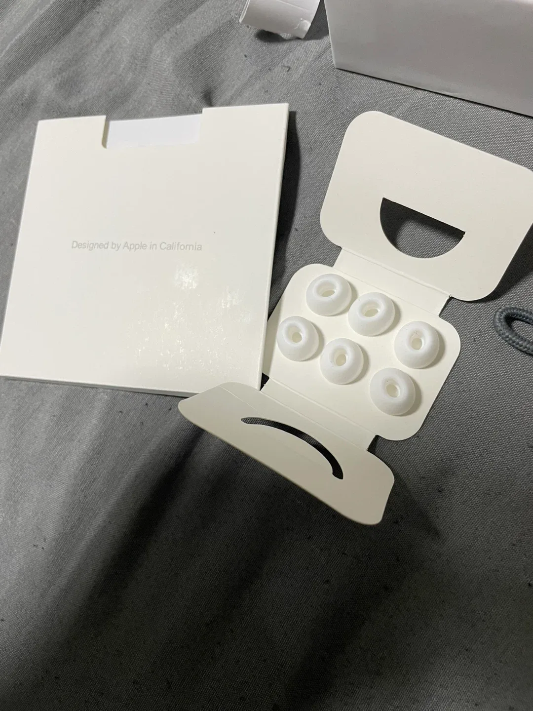 Apple AirPods Pro 2nd Generation image indicator(3)