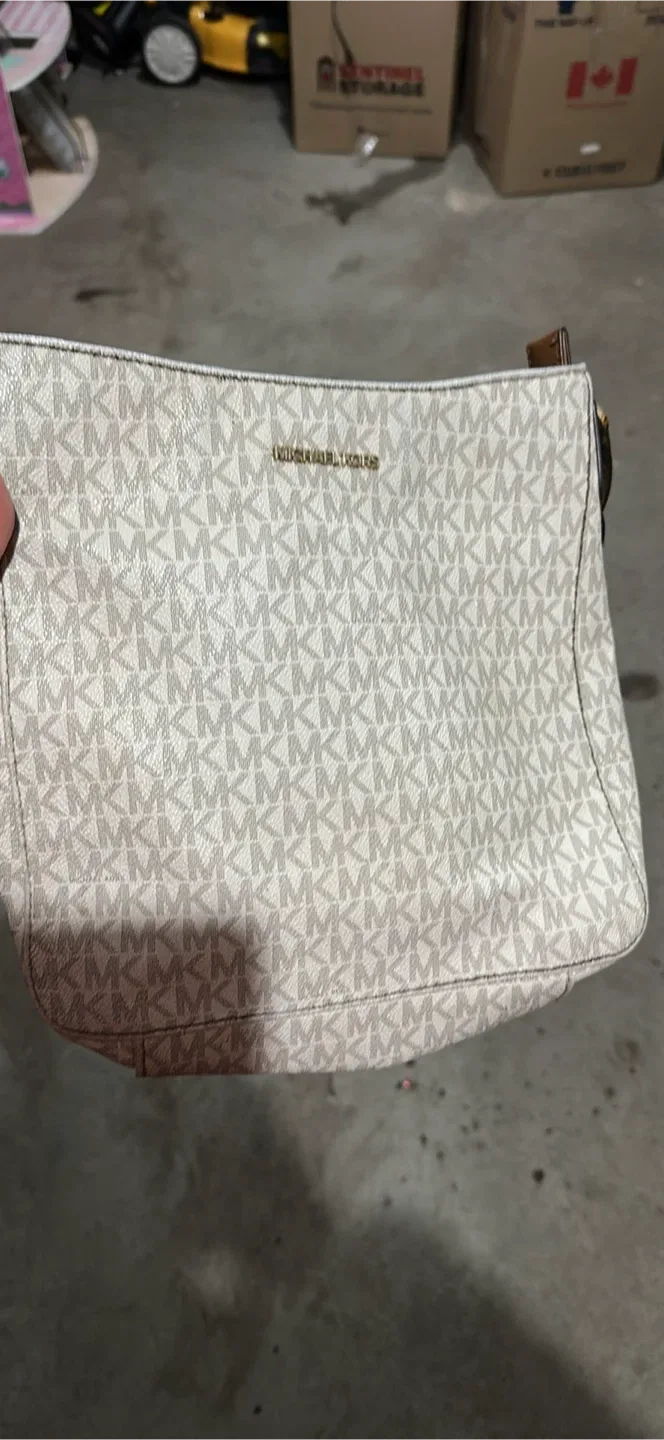 Michael Kors Cream/Beige Shoulder Bag
