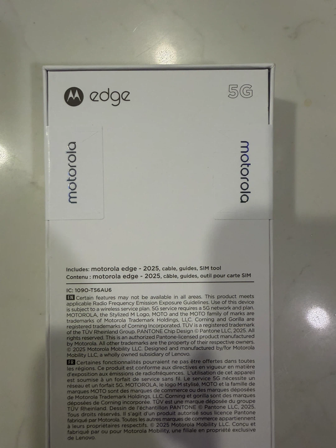 New unlocked Motorola Edge 2025 5G 256GB - photo 3
