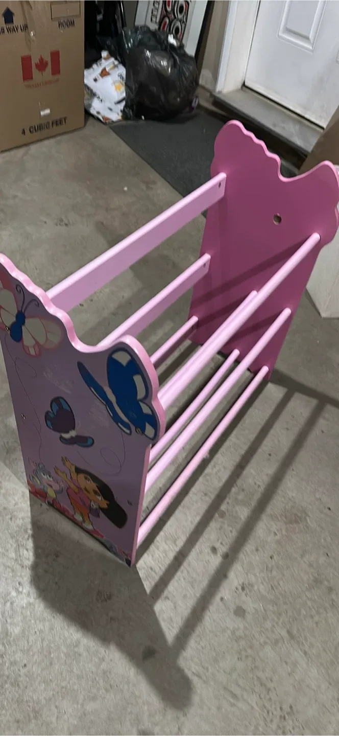 Dora the Explorer Pink Book Rack