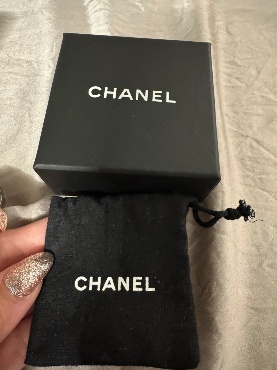 Authentic Chanel CC Drop Pearl Earrings - photo 3