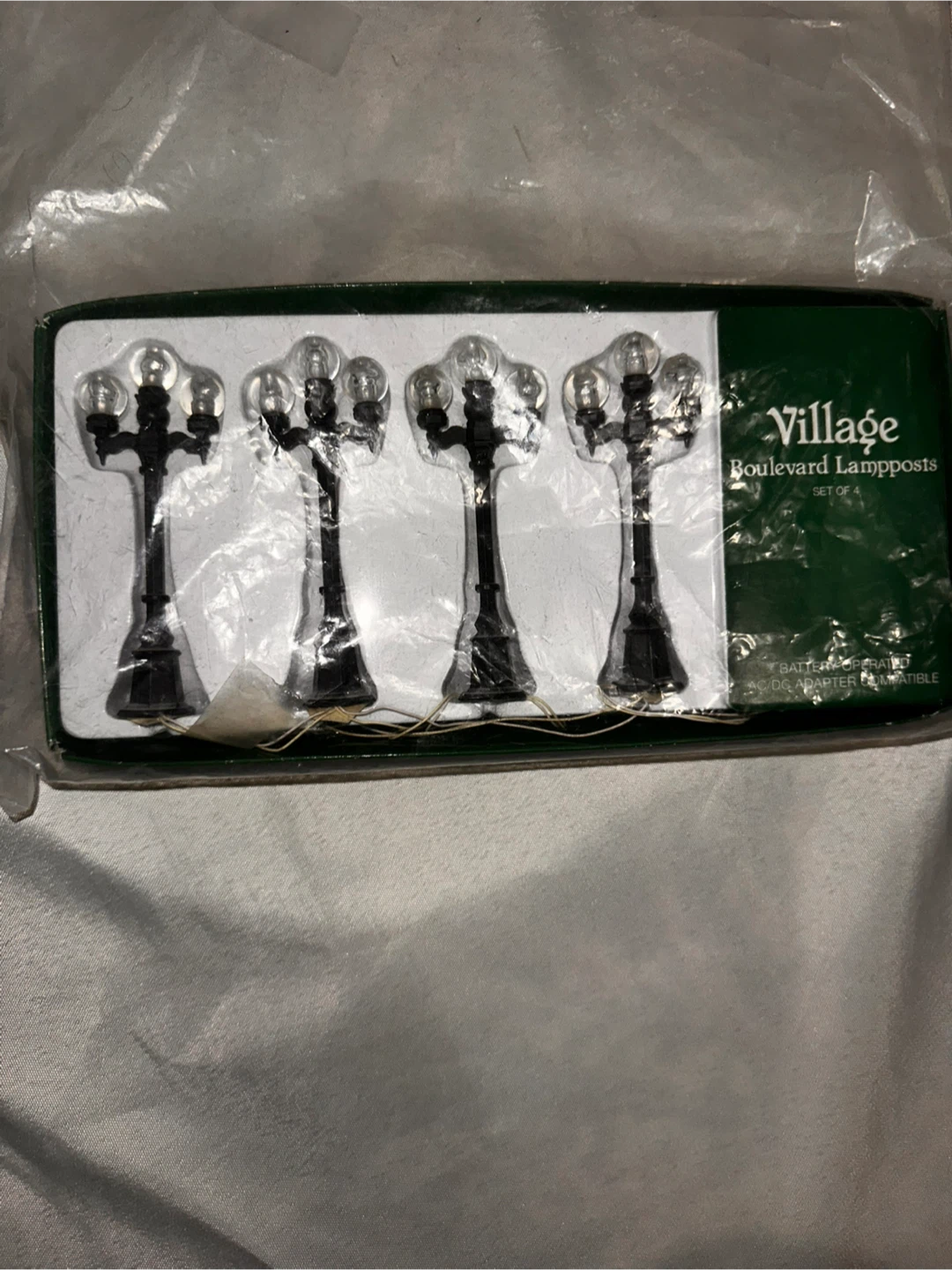 Village Boulevard Lampposts - Set of 4