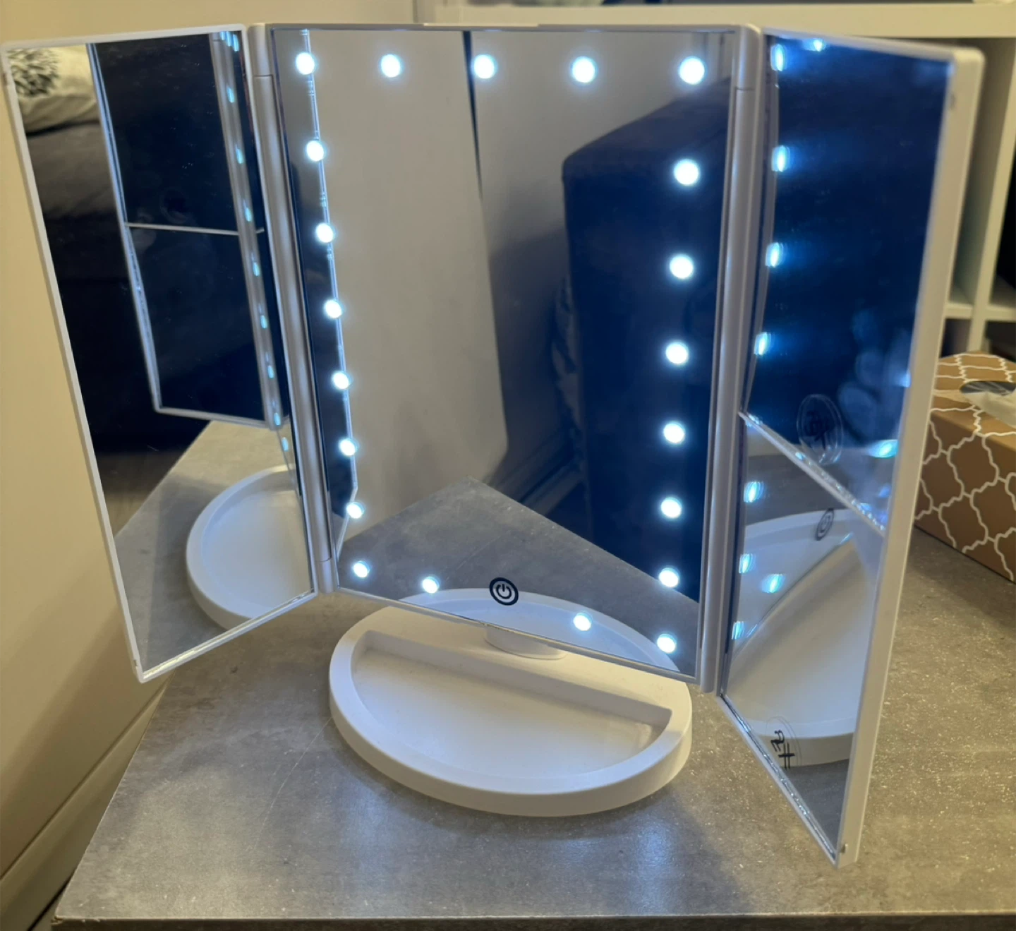 LED Lighted Makeup Vanity Mirror - photo 2