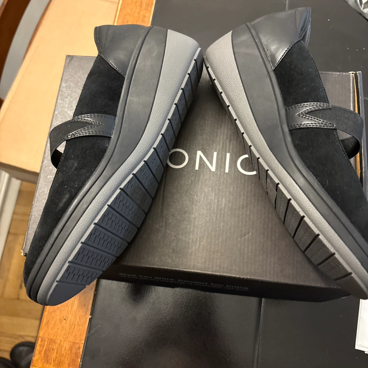 Brand new vionic women’s  Black mary Jane’s size  9.5 - photo 2