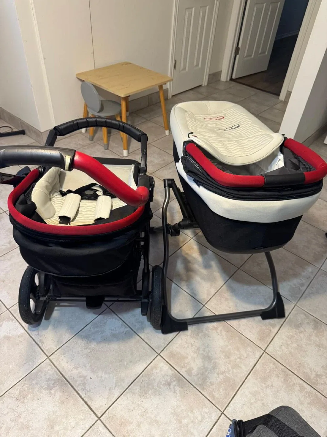 Peg Perego & 500 Fiat Bassinet & Stroller image indicator(2)