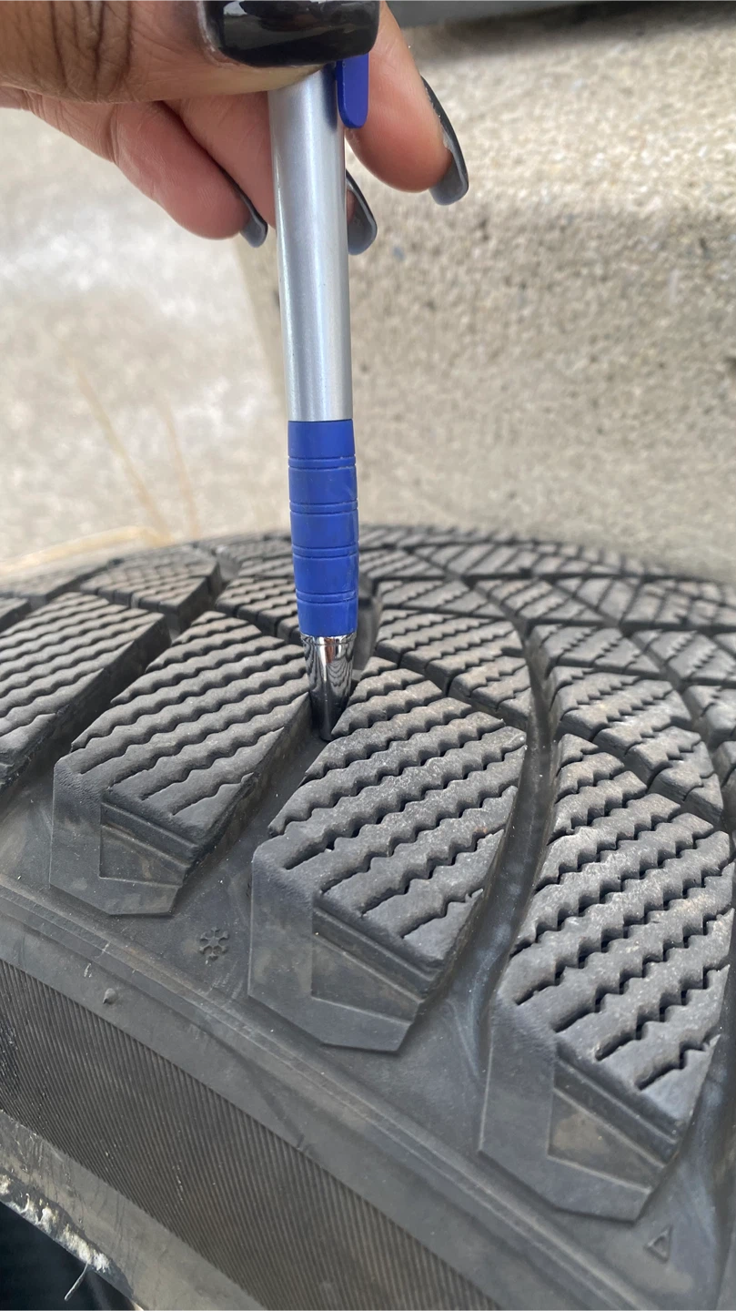 Motomaster Winter Edge Tires (225/45/17) - photo 2