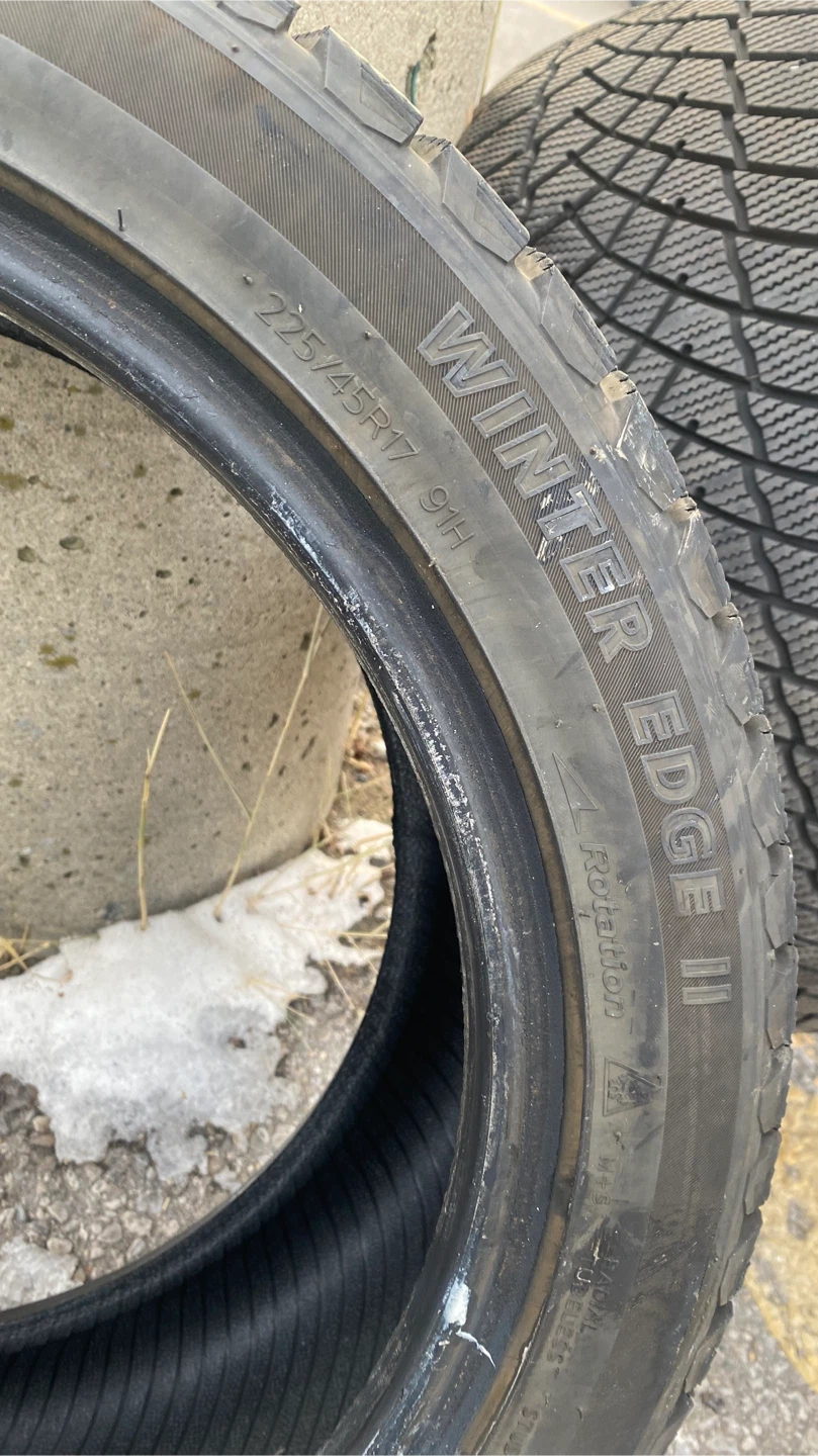 Motomaster Winter Edge Tires (225/45/17) - photo 3