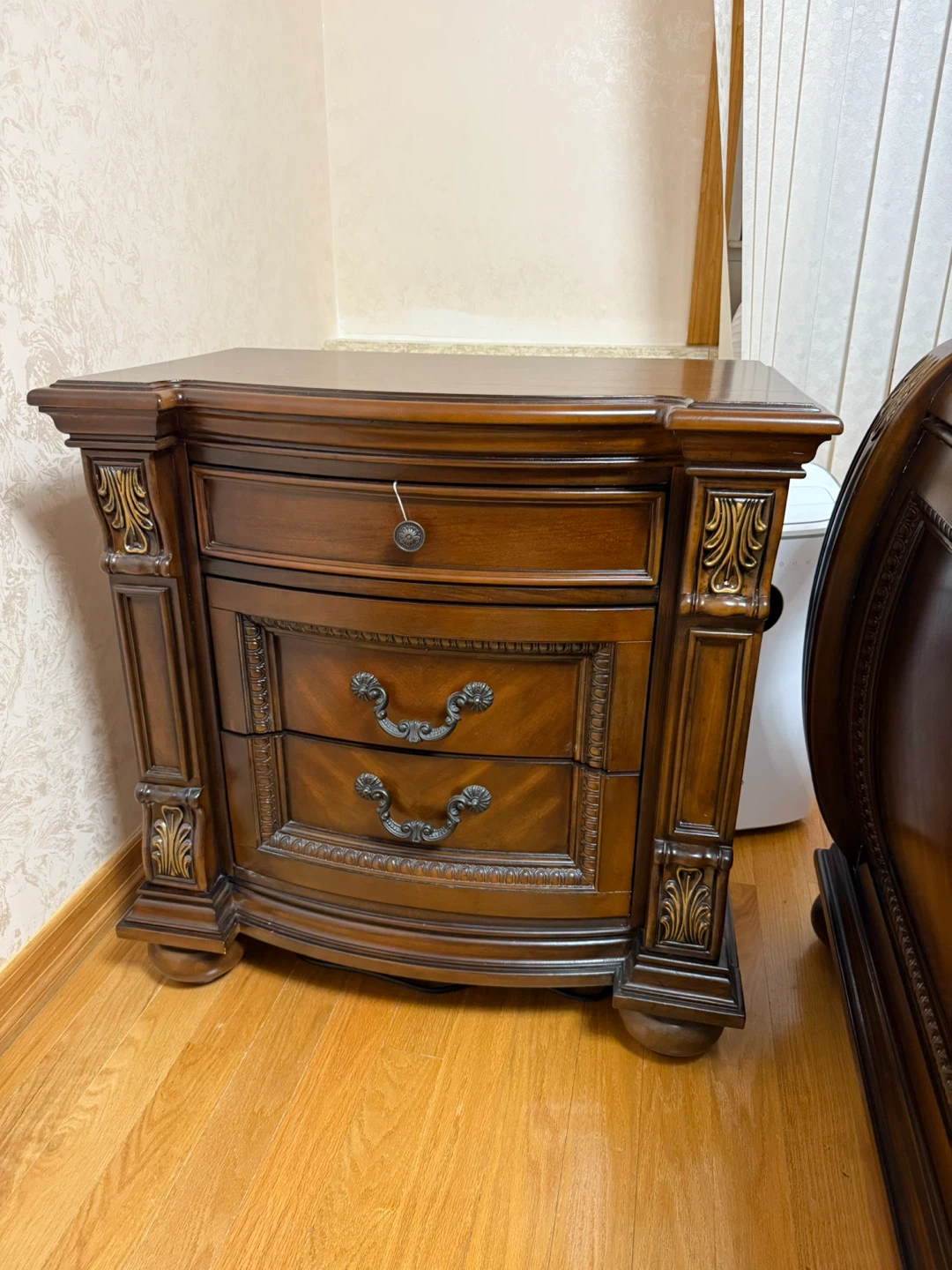 Ornate Wood Bedroom Set - photo 5