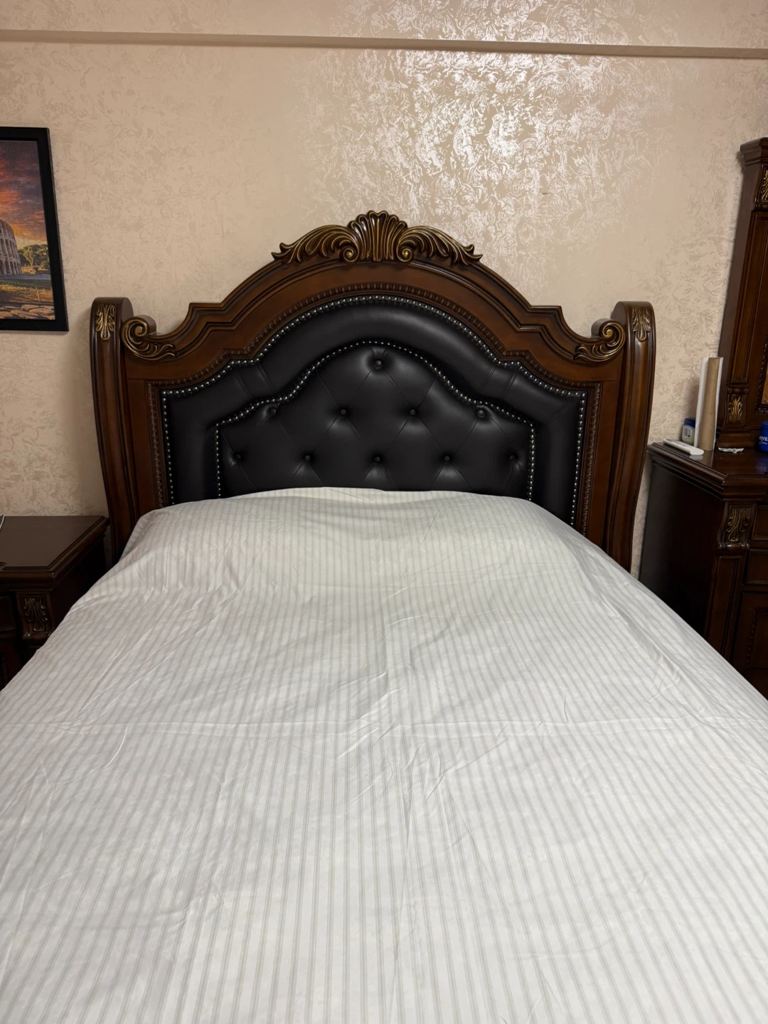 Ornate Wood Bedroom Set - photo 2