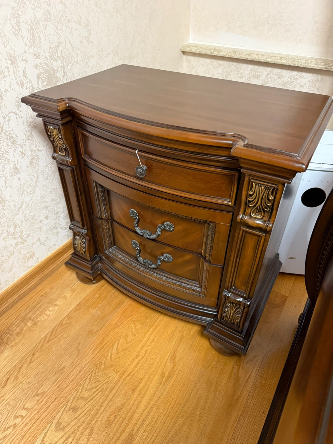 Ornate Wood Bedroom Set - photo 4
