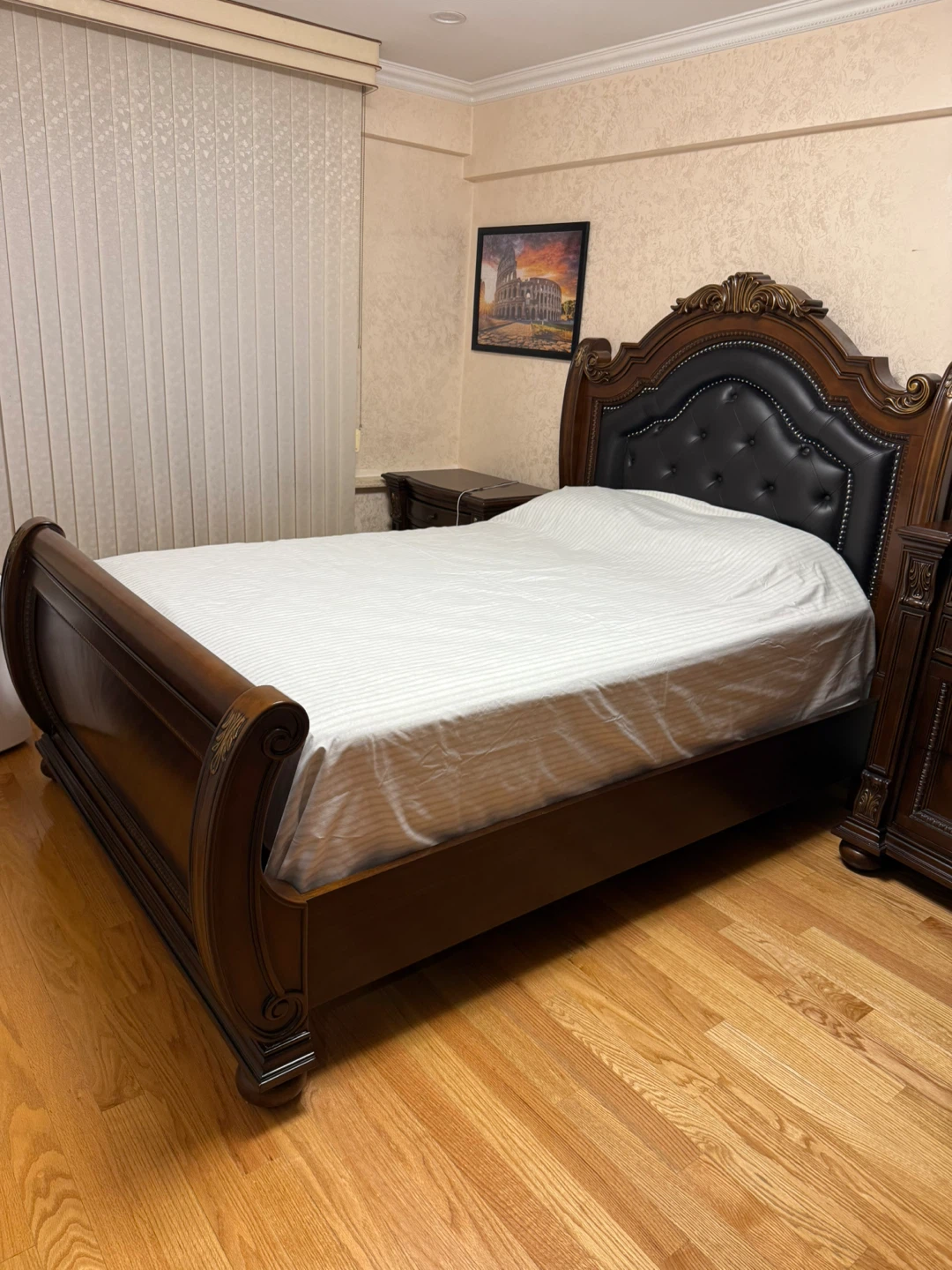 Ornate Wood Bedroom Set - photo 3