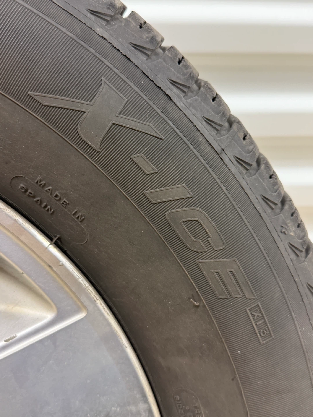 Winter Tires and Alloy Rims 215/65/R16 - photo 3