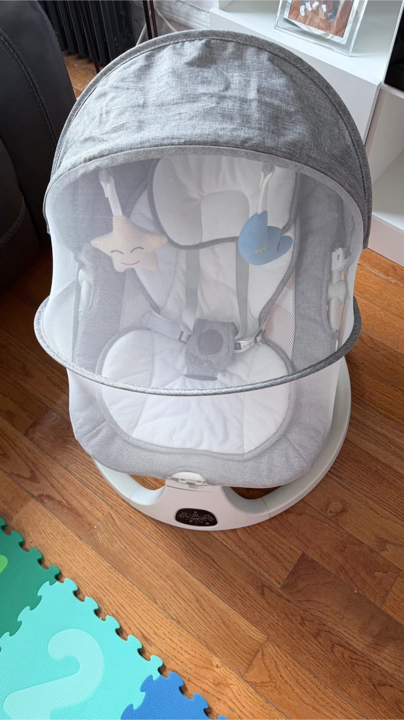 Ingenuity Automatic Baby Bouncer - Like New!