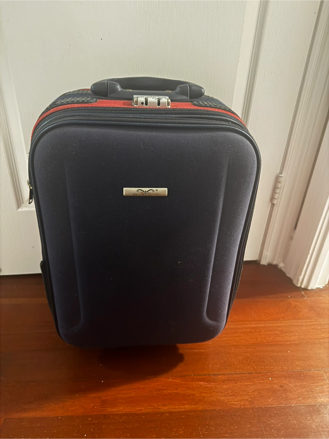 MSKE Carry-On Suitcase, Cabin Size