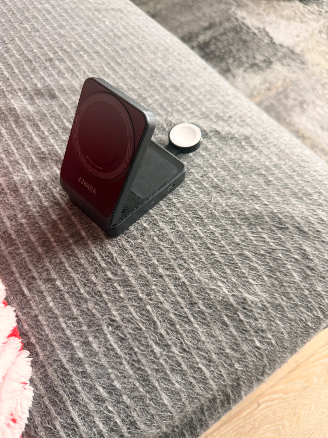 Anker 3-in-1 Wireless Charging Station - photo 2