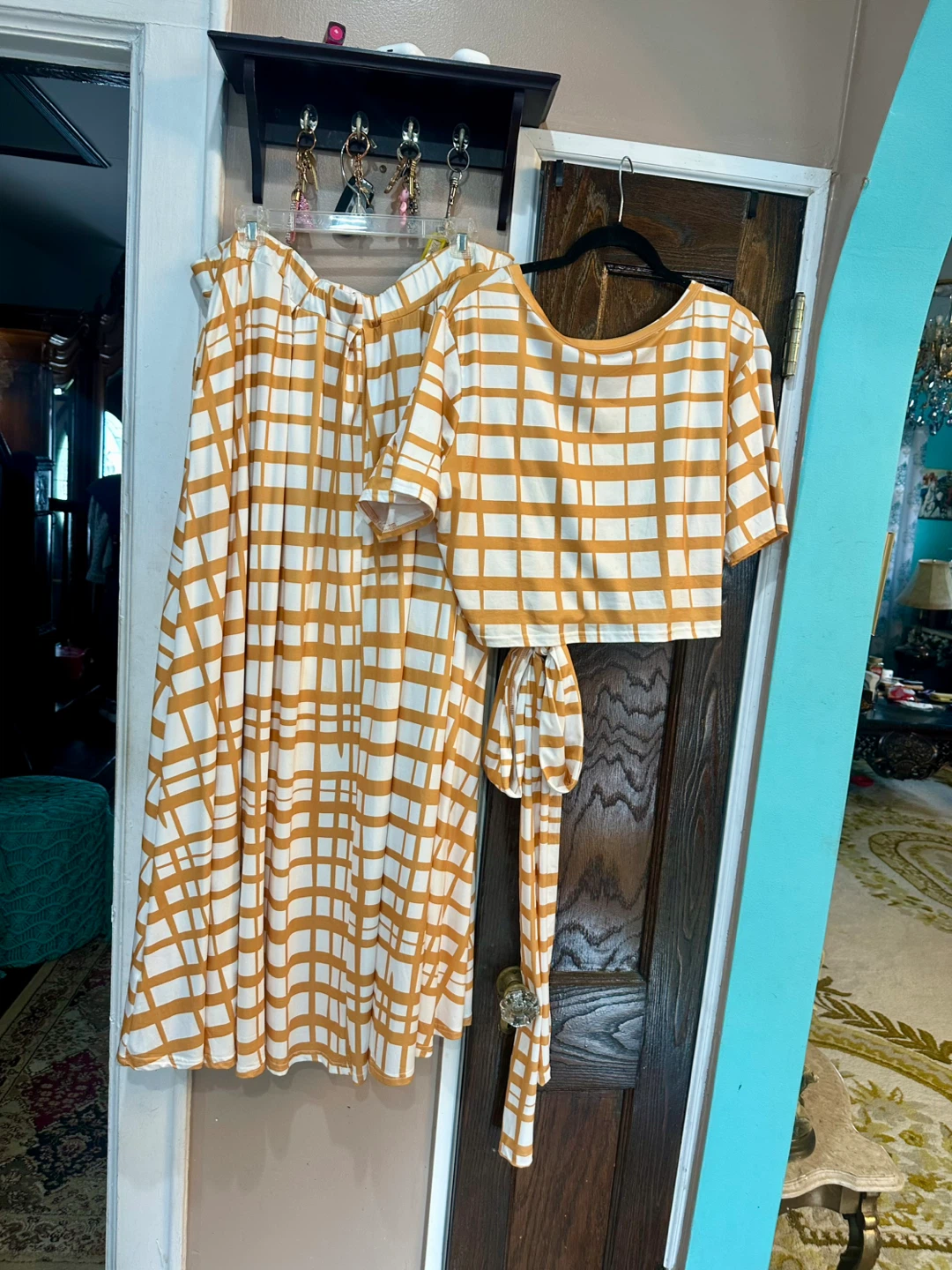 Matching Skirt and Crop Top Set - Gold & White - photo 4