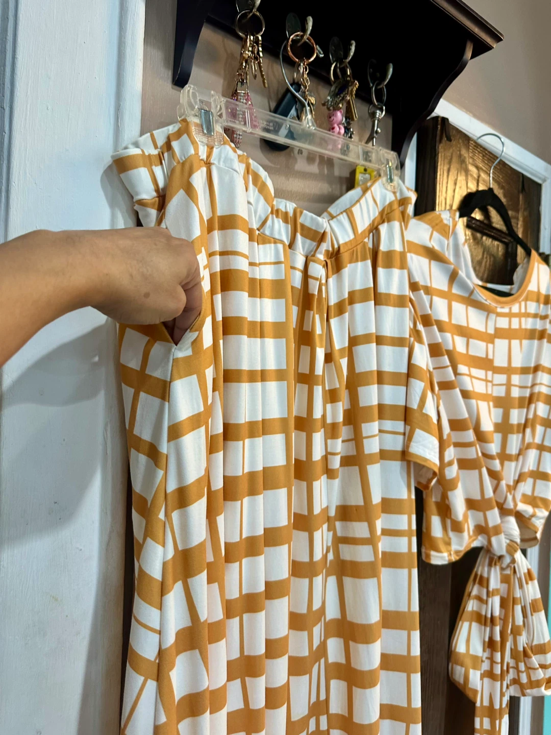 Matching Skirt and Crop Top Set - Gold & White - photo 3