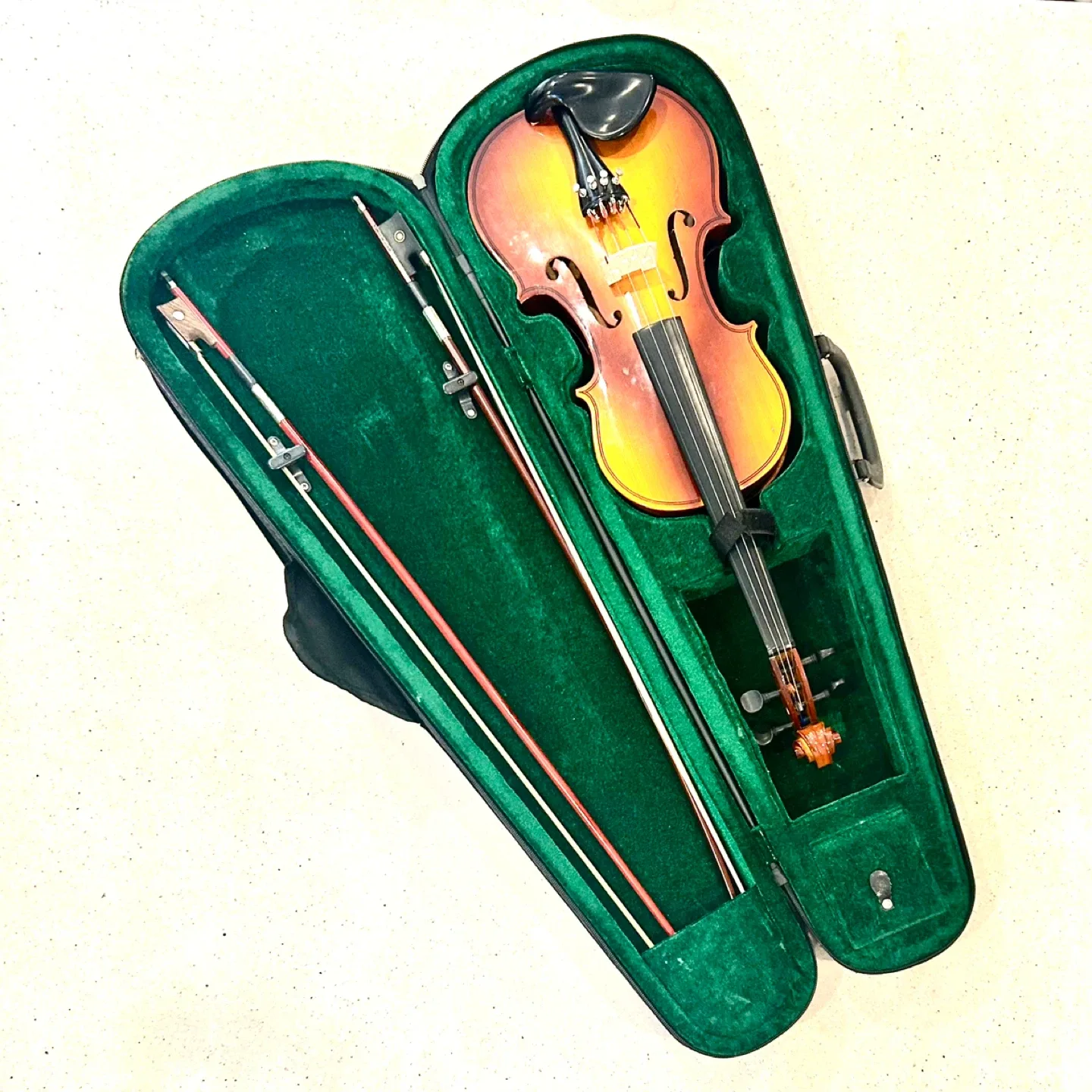 Covelli Violin Outfit – Excellent Beginner Instrument