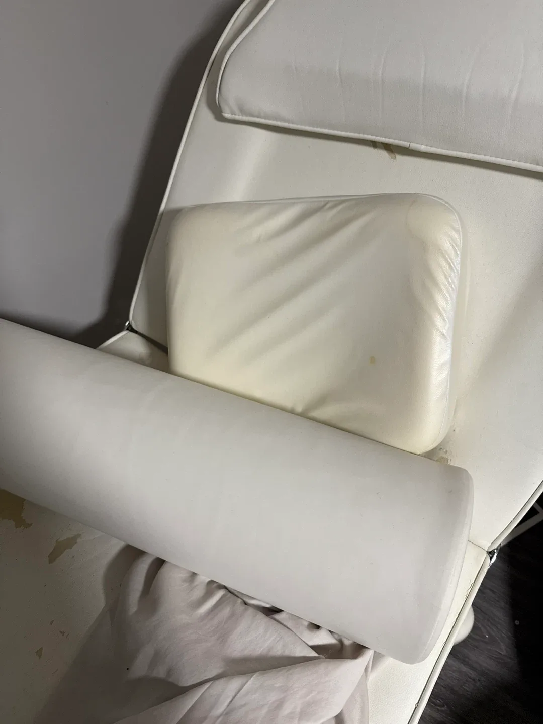 White Medical Examination Chair image indicator(2)