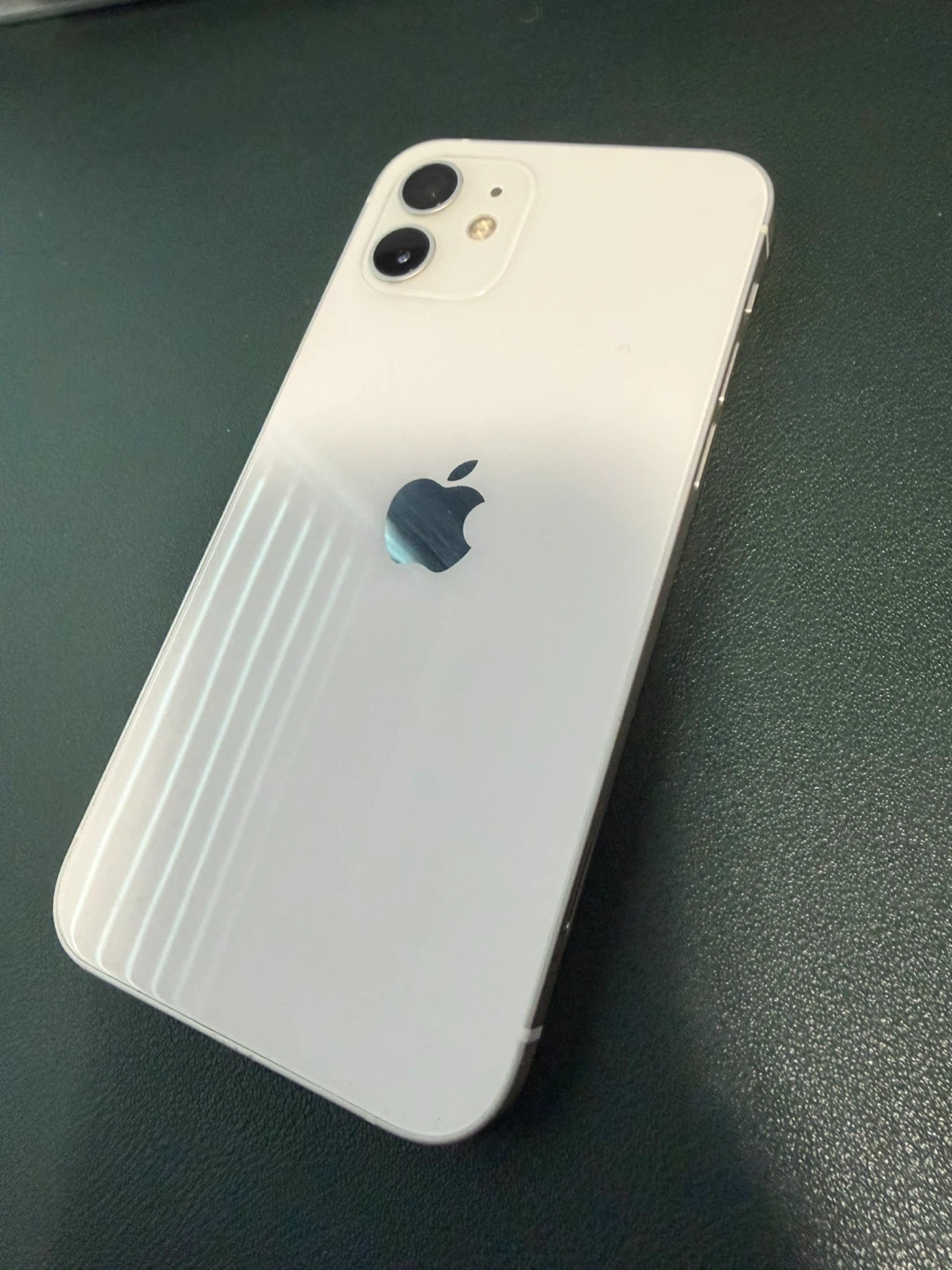 Apple iPhone 12 White with accessories - photo 2
