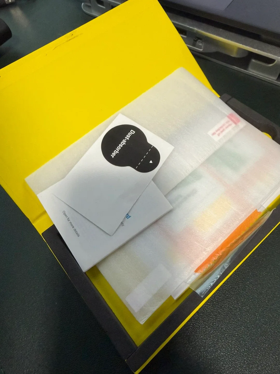 Apple iPhone 12 White with accessories image indicator(7)