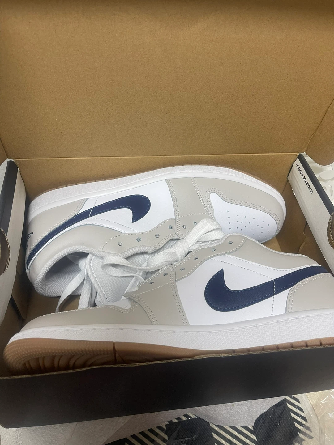 Air Jordan 1 Low White/Midnight Navy - Size 9 - photo 3