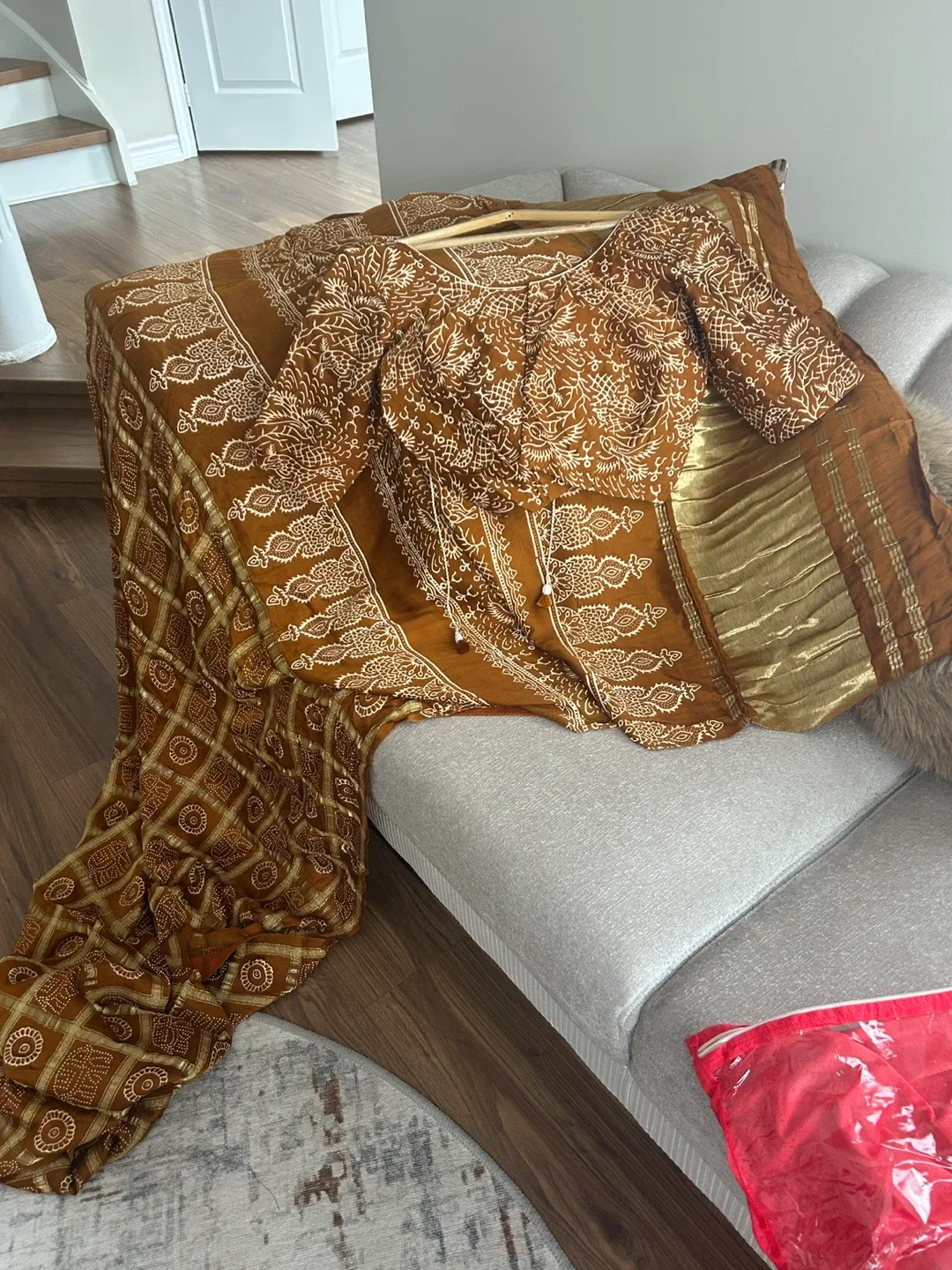 Brown Sari with Blouse image indicator(4)