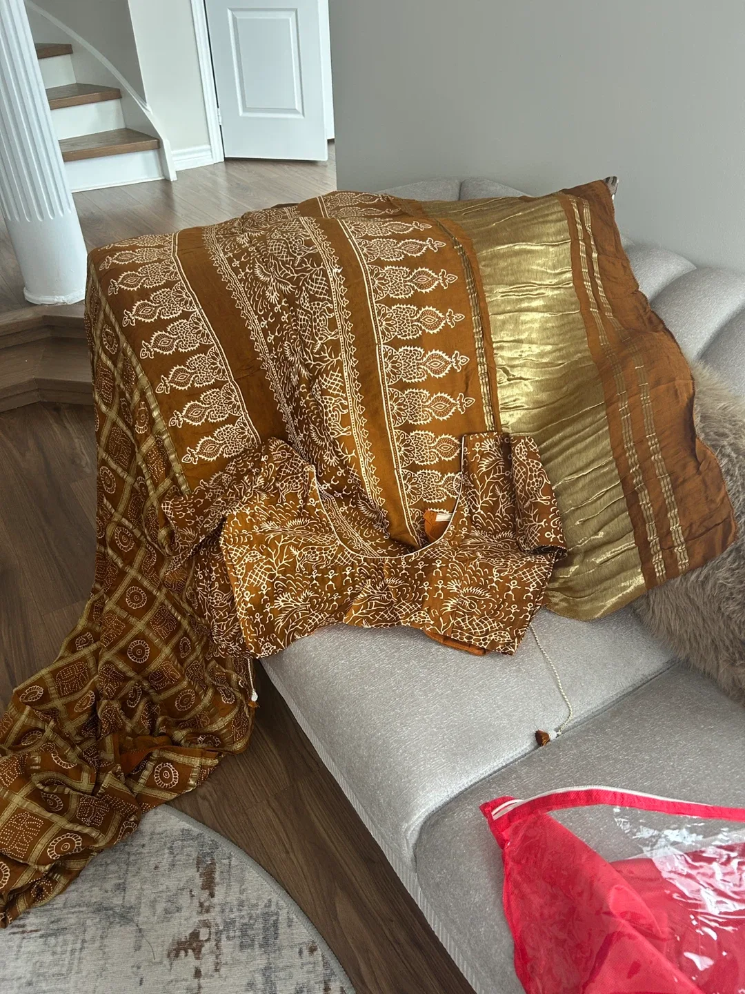 Brown Sari with Blouse image indicator(7)