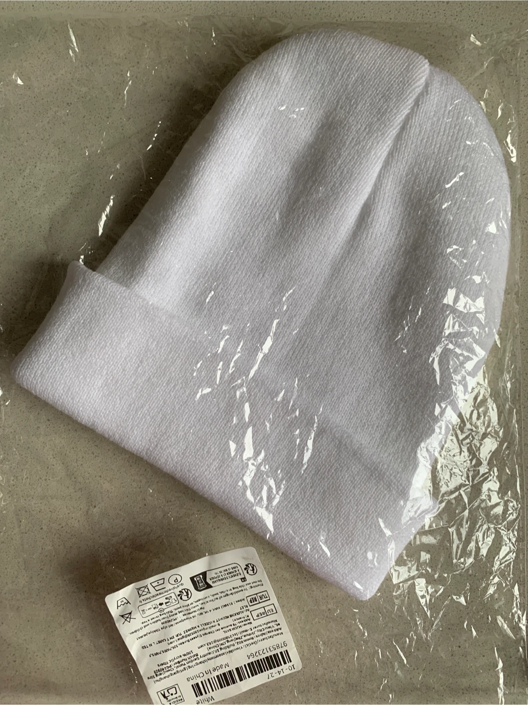 NEVER WORN - White Beanie/Toque with Koala Design - photo 2