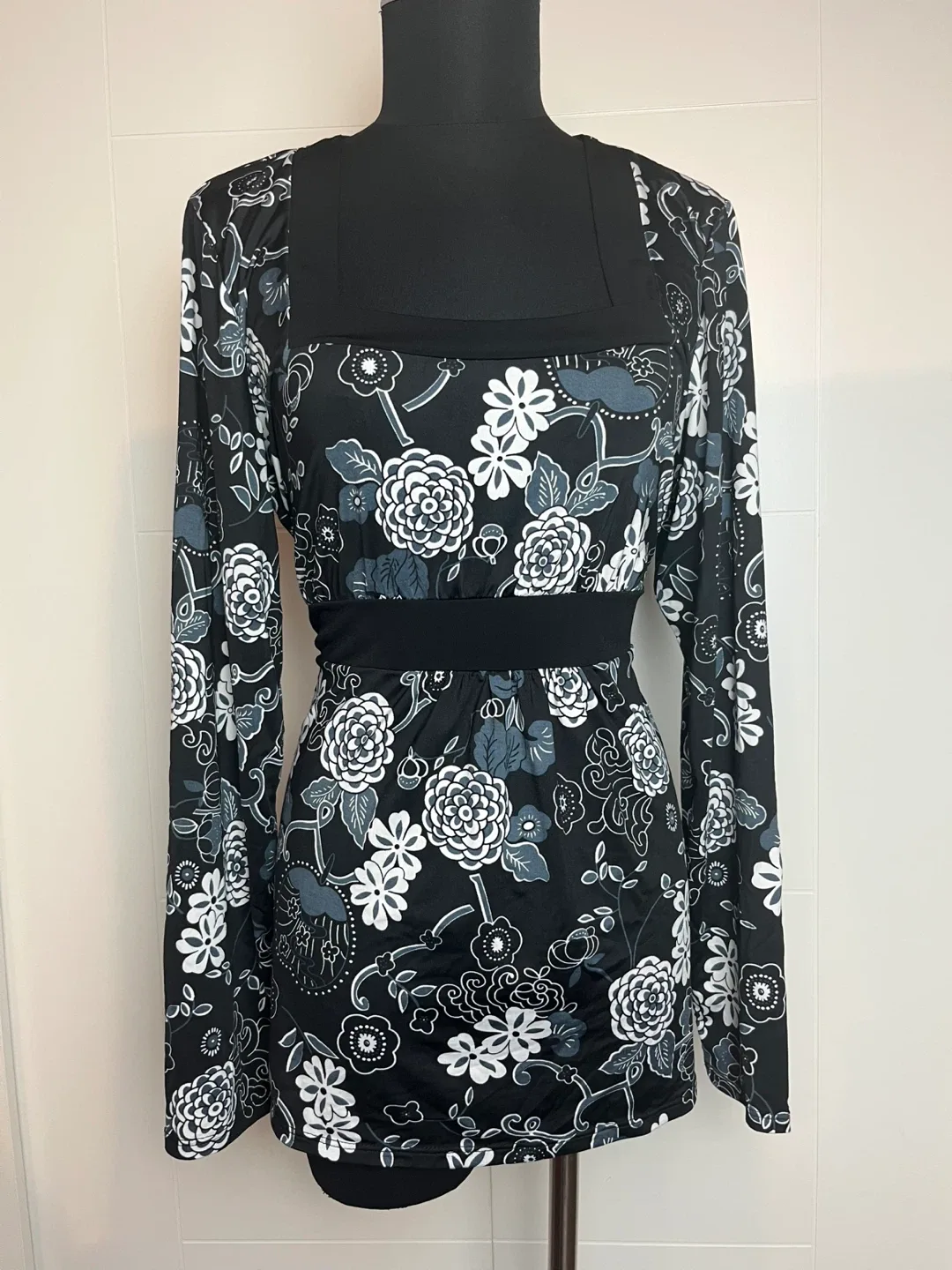 Floral Print Long Sleeve Top