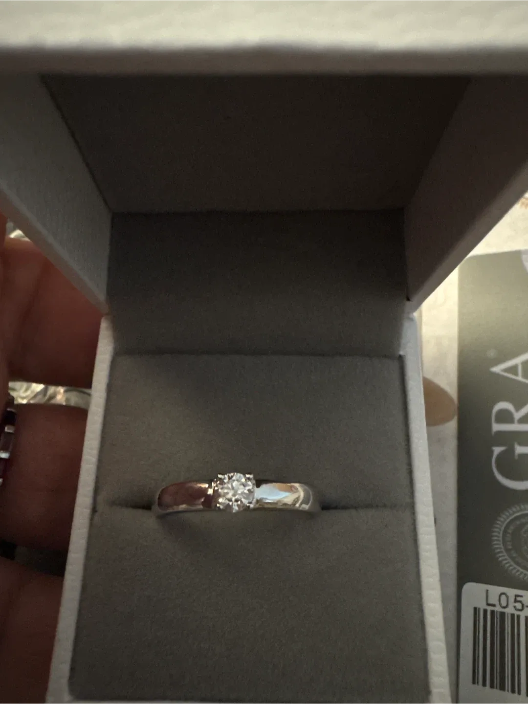 NEW Authentic Moissanite  0.3 carat 4mm Diamond Ring