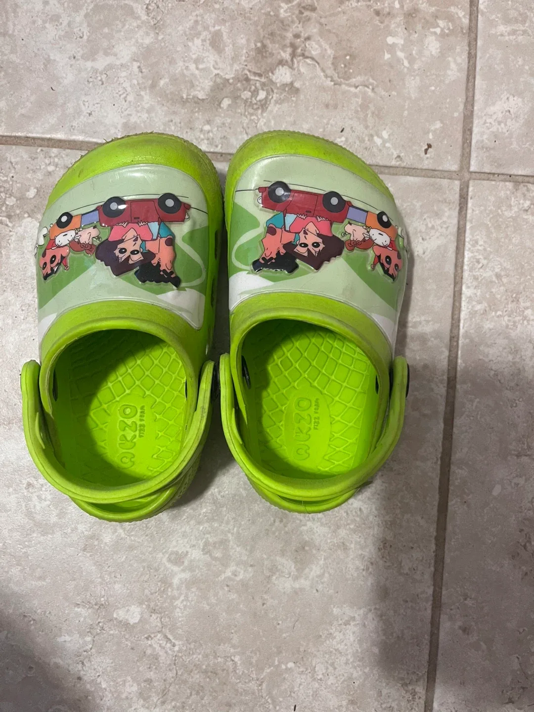 Green Arzzo Toddler Clogs (size 6 )