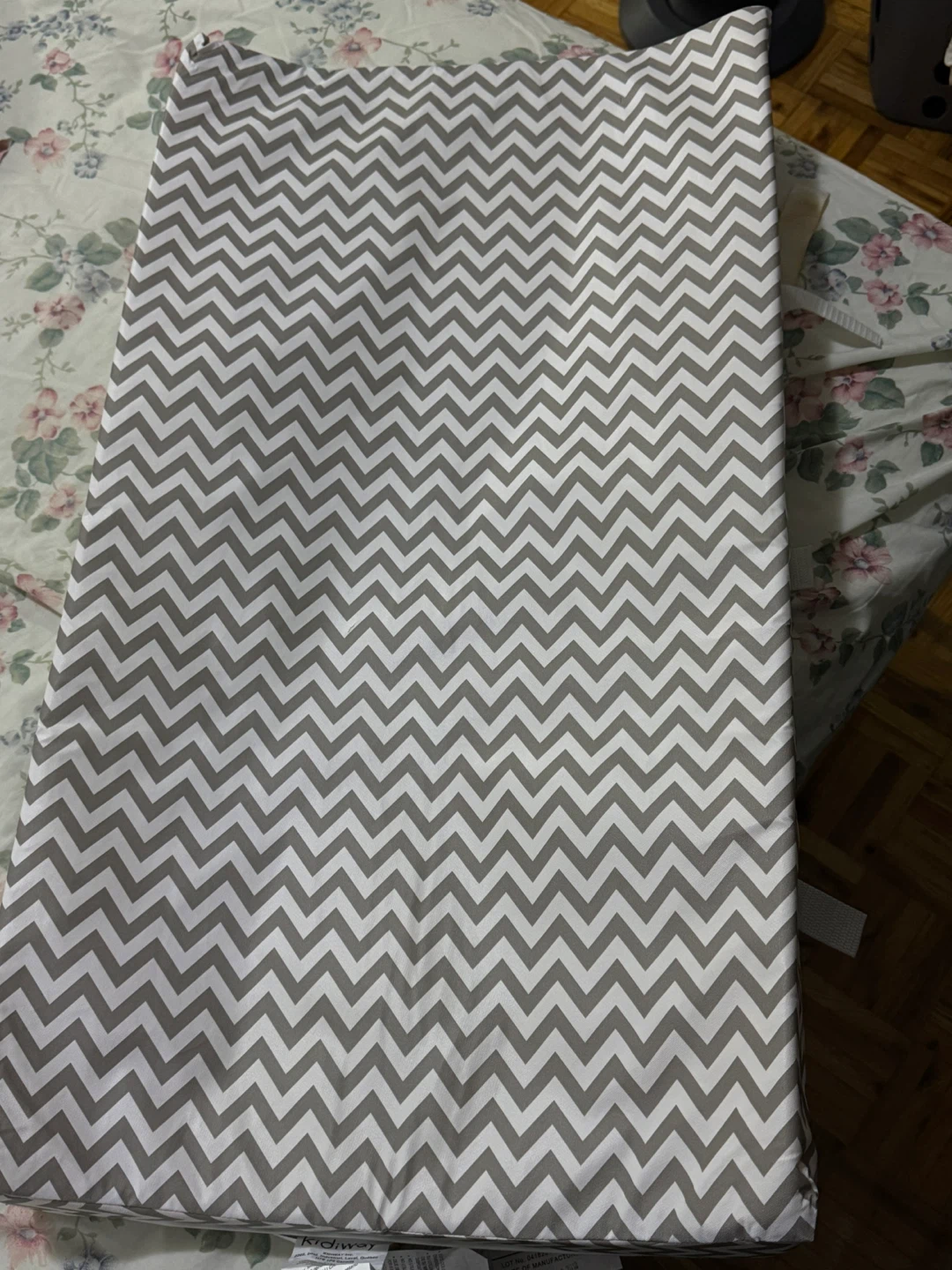 Kidi Comfort Changing Pad - Excellent Condition - photo 2