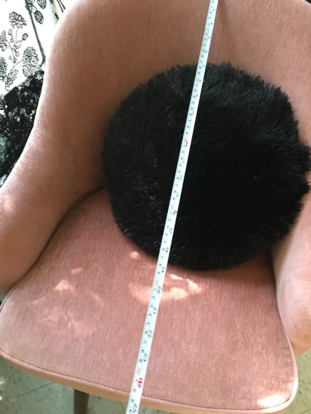 cute pink accent chair! image indicator(6)