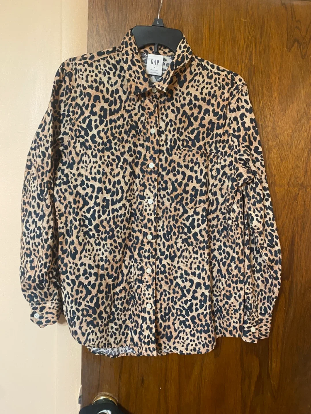 Brand new gap shirt size m