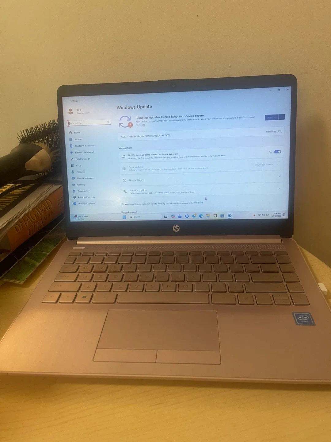 HP Laptop with Mouse - Rose Gold image indicator(3)