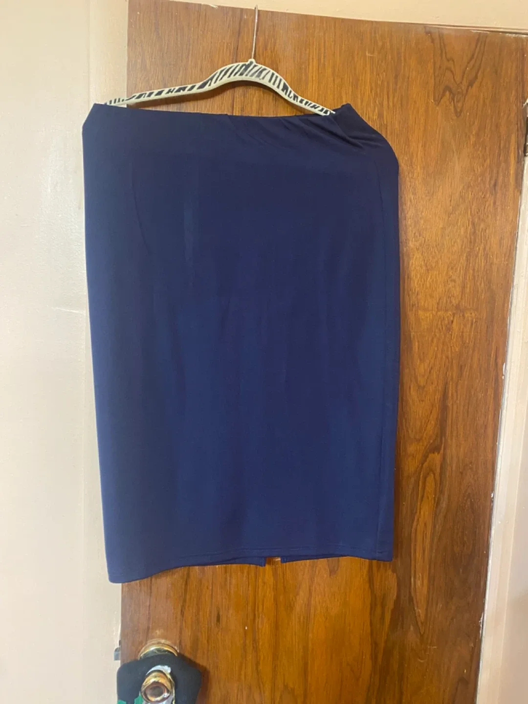 Navy blue size large pencil skirt image indicator(2)