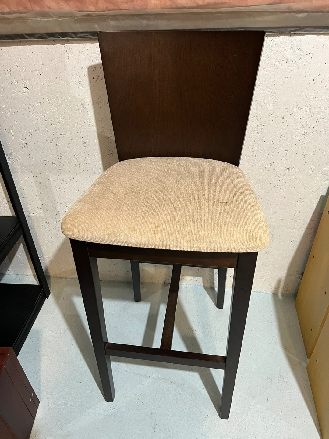 Bar stool