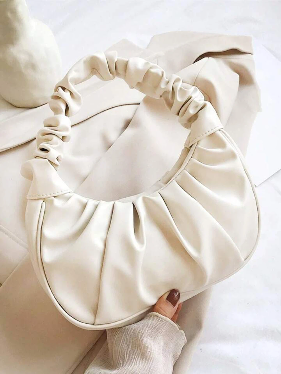 Cream Ruched shoulder bG