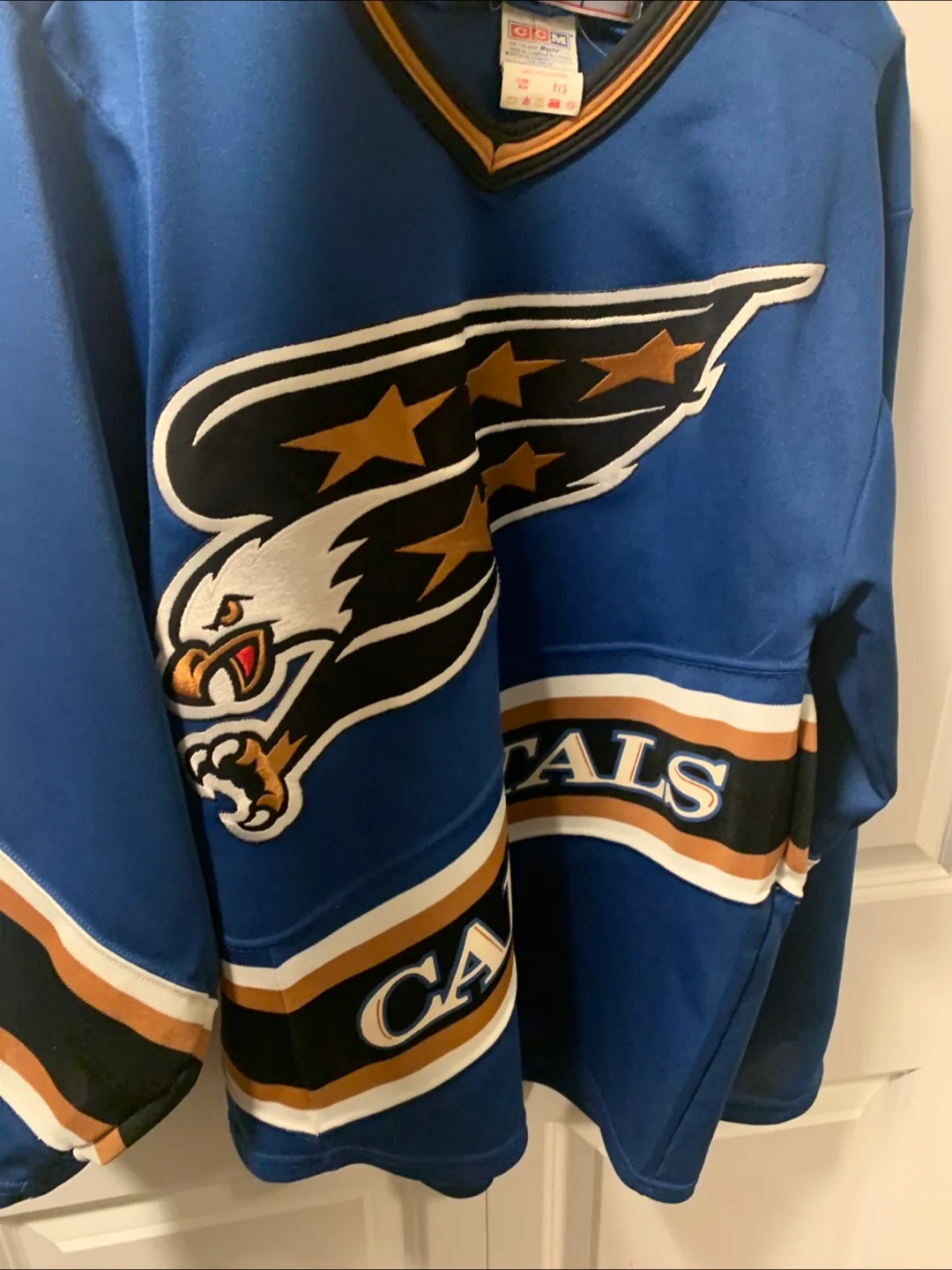 Washington Capitals CCM Hockey Jersey image indicator(2)