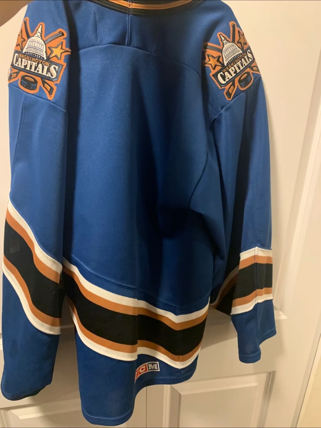 Washington Capitals CCM Hockey Jersey image indicator(7)