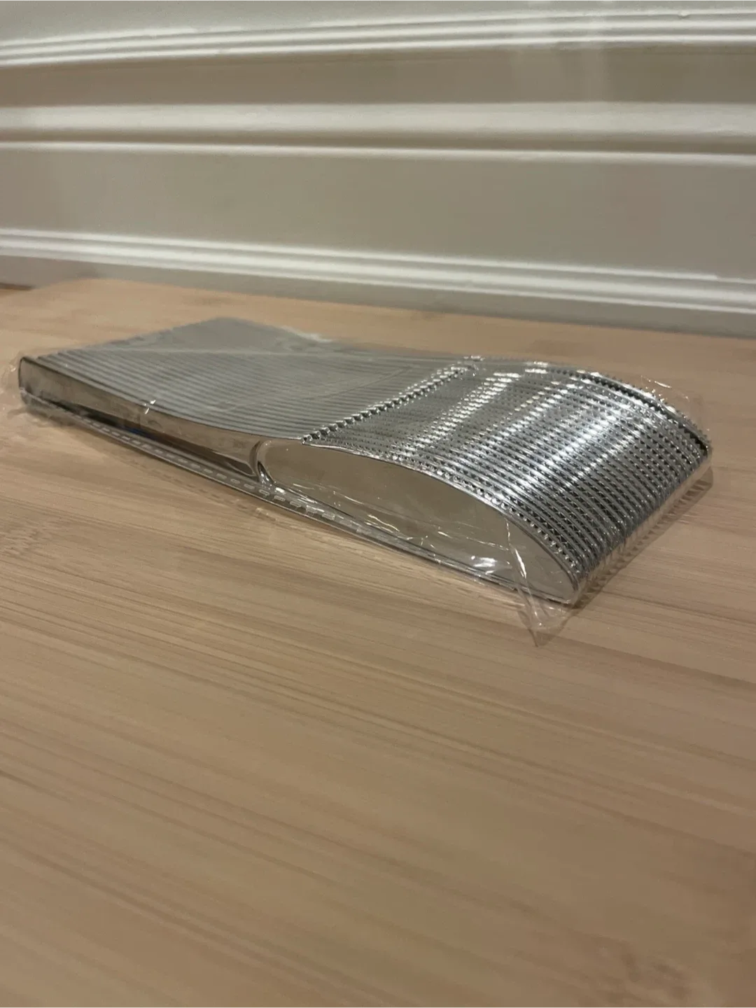 New Silver Plastic Cutlery knifes and New silver cutlery