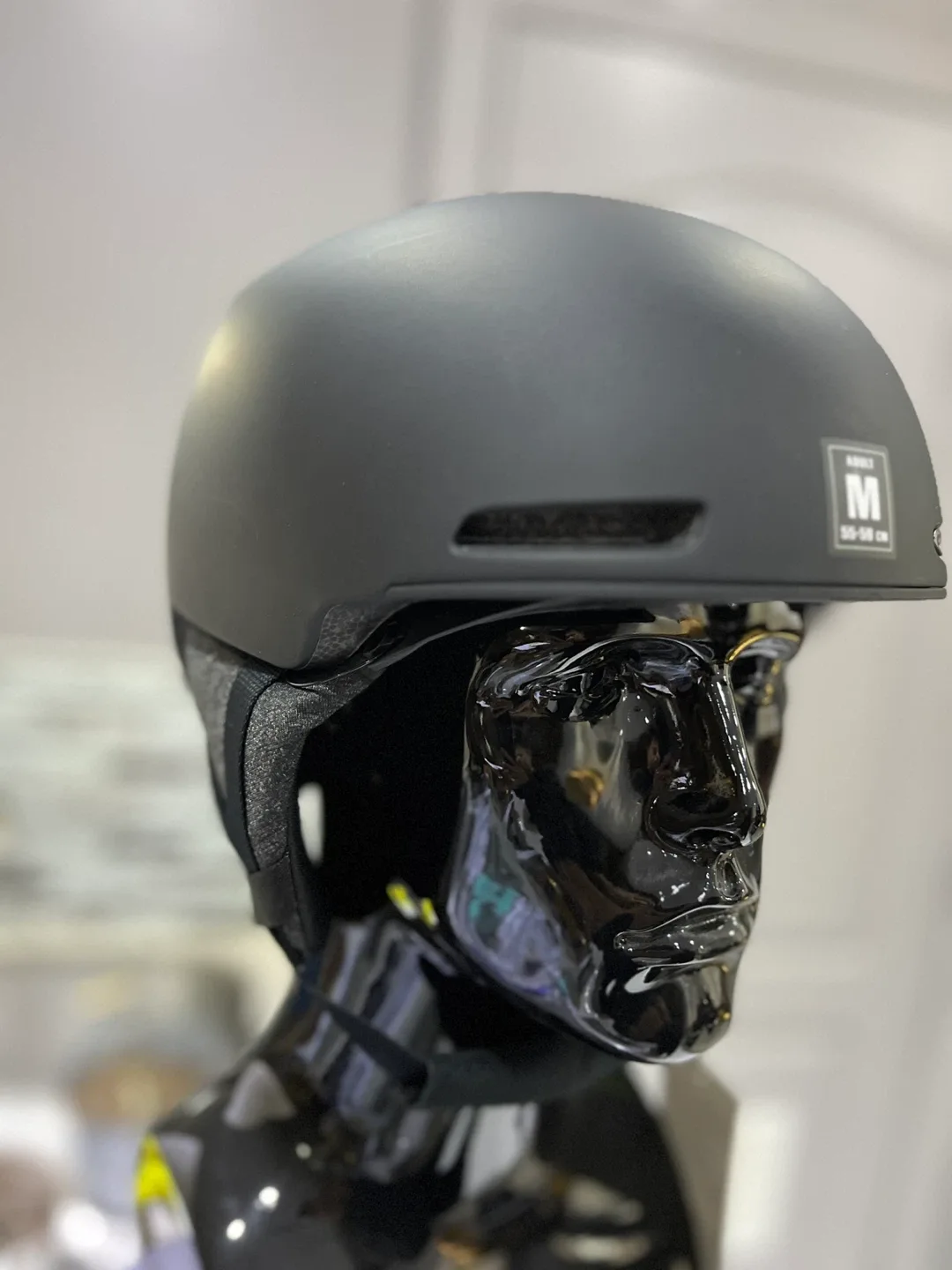 NEW in box-Oakley MOD1 Adult Ski/Snowboard Helmet - Size M